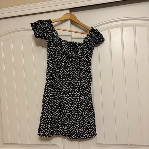 Princess Polly Dresses & Skirts - Princess Polly Marion Mini Dress US Size 4 Black and White Ditsy Floral Print